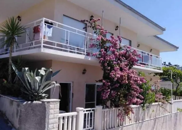 Emto Sikirica 10 * Jesenice (Split-Dalmatia)