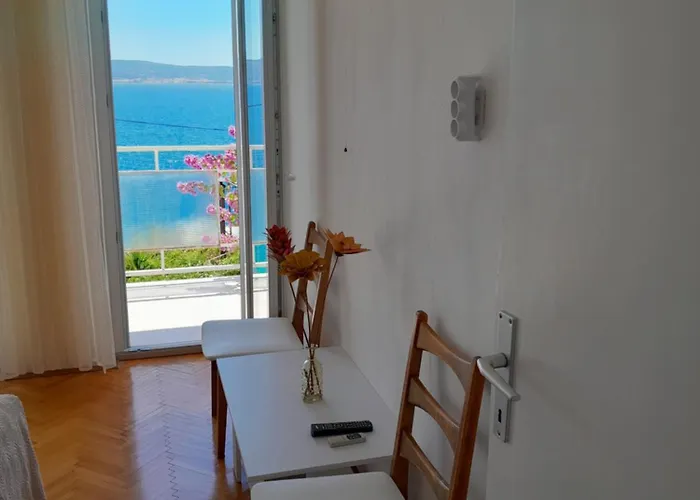 Emto Sikirica 10 * Jesenice (Split-Dalmatia)